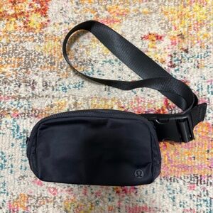 lululemon athletica Midnight Black Belt Bag